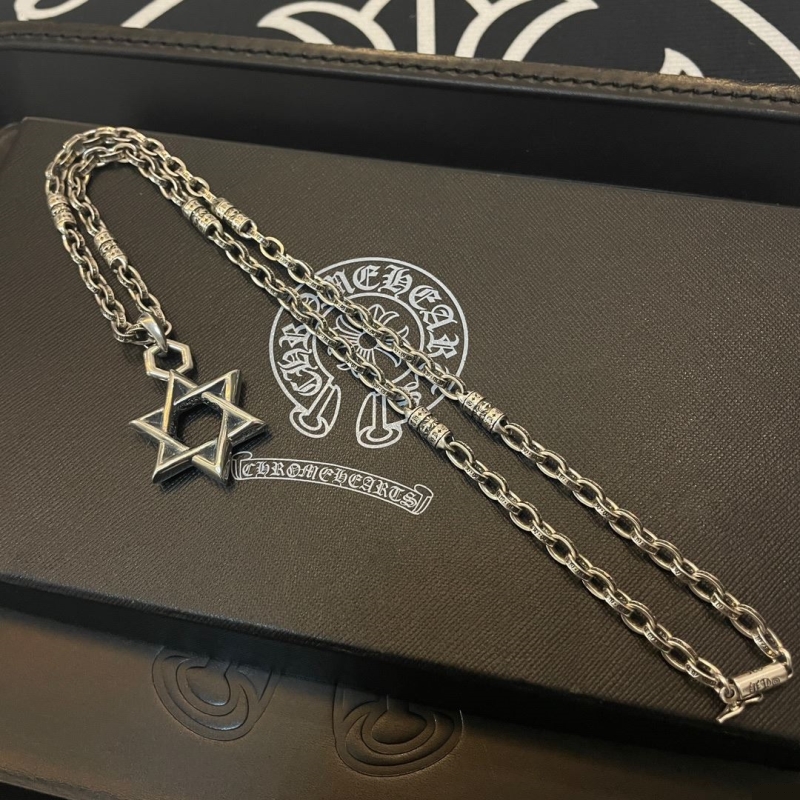 Ch**me He**ts necklaces